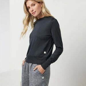 Vuori daydream crew in black heather. Size small